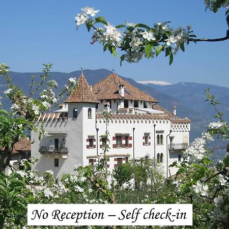 Apartments Schloss Paschbach Appiano Sulla Strada Del Vino Extérieur photo